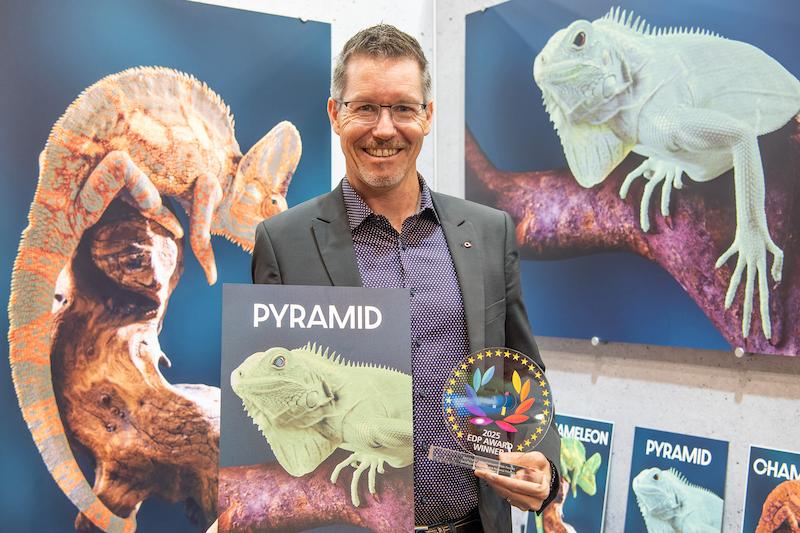 swissQprint_Adriano_Gut_EDP_Award_pyramid_printing